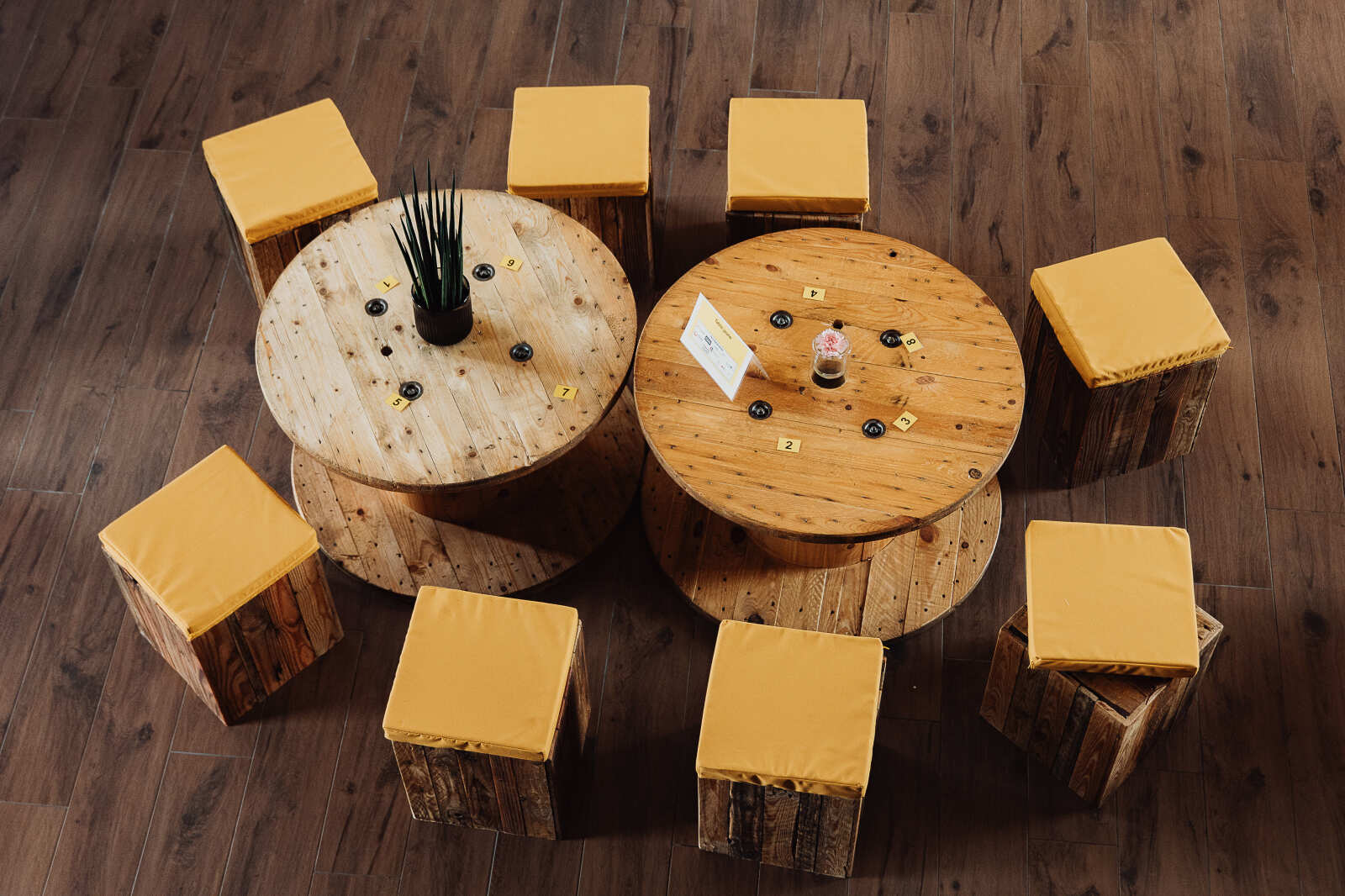 Tourets Et Assises Cube