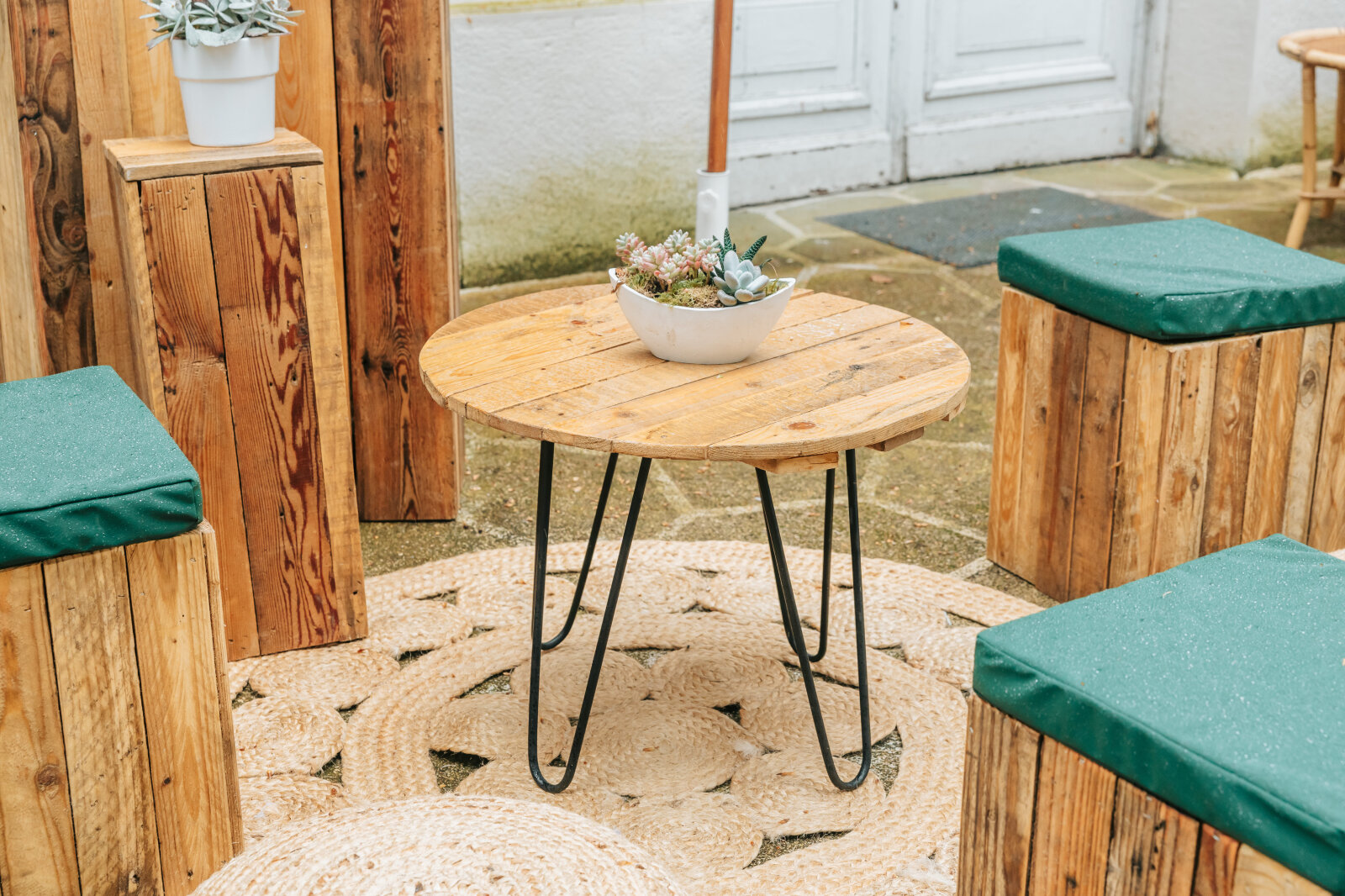 Table Arti Assises Cube
